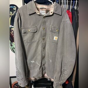Carhartt jacket size XL fits like L